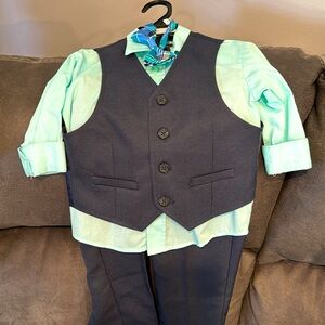 Kenneth Cole 2T Vest Suit